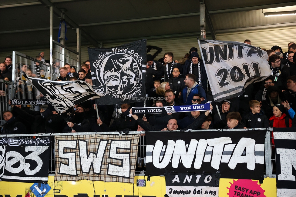 Hartberg - Sturm Graz
Oesterreichische Fussball Bundesliga, 13. Runde, TSV Hartberg - SK Sturm Graz, PROfertil Arena Hartberg, 09.11.2024. 

Foto zeigt Fans von Sturm
