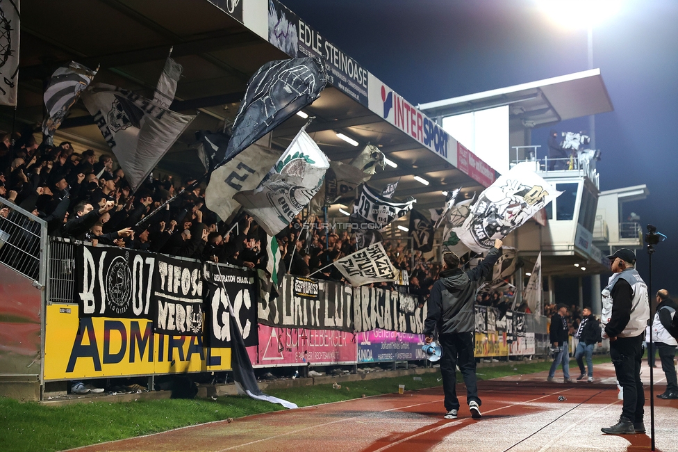 Hartberg - Sturm Graz
Oesterreichische Fussball Bundesliga, 13. Runde, TSV Hartberg - SK Sturm Graz, PROfertil Arena Hartberg, 09.11.2024. 

Foto zeigt Fans von Sturm
