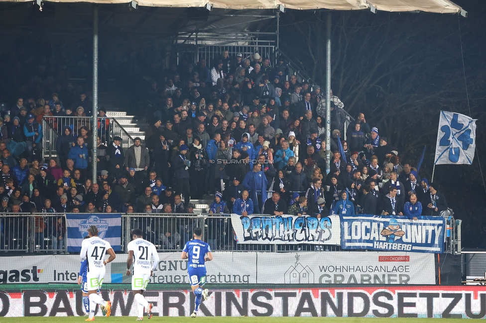 Hartberg - Sturm Graz
Oesterreichische Fussball Bundesliga, 13. Runde, TSV Hartberg - SK Sturm Graz, PROfertil Arena Hartberg, 09.11.2024. 

Foto zeigt Fans von Hartberg
