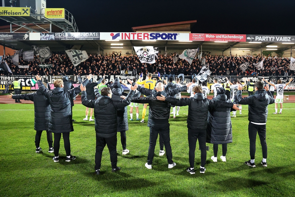 Hartberg - Sturm Graz
Oesterreichische Fussball Bundesliga, 13. Runde, TSV Hartberg - SK Sturm Graz, PROfertil Arena Hartberg, 09.11.2024. 

Foto zeigt Fans von Sturm
