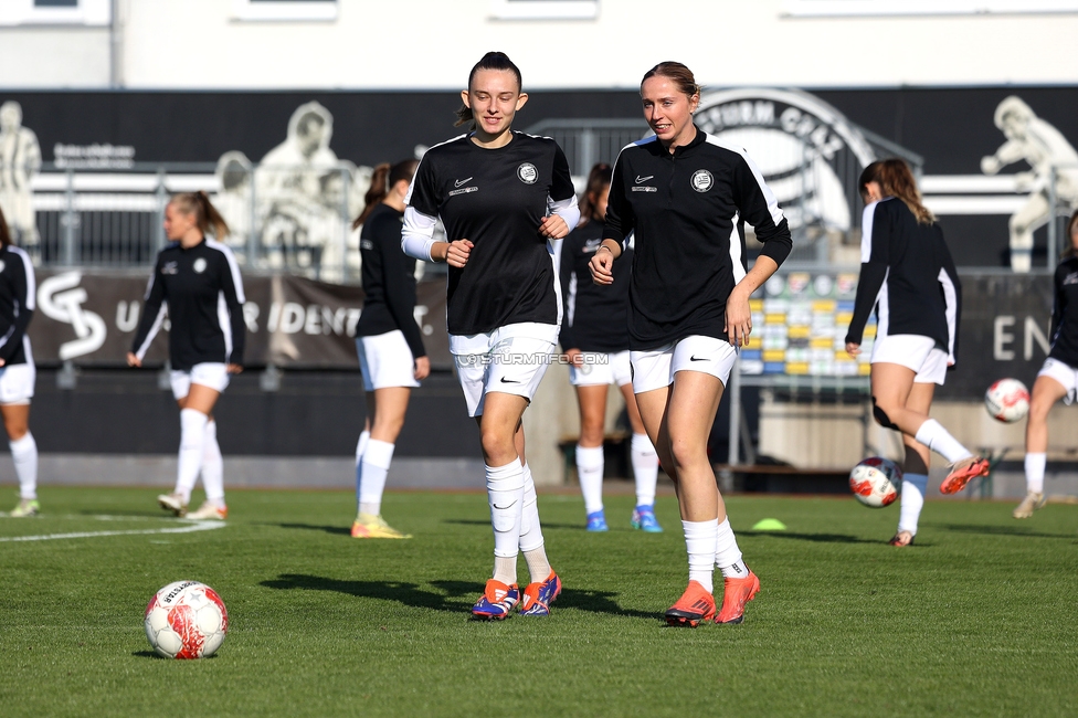 Sturm Damen - BW Linz
OEFB Frauen Bundesliga, 10. Runde, SK Sturm Graz Damen - FC Blau-Weiss Linz Kleinmuenchen, Trainingszentrum Messendorf, 10.11.2024. 

Foto zeigt Rebecca Villena (Sturm Damen) und Elisabeth Brandl (Sturm Damen)
