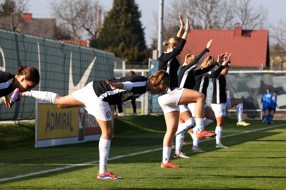 Sturm Damen - BW Linz
OEFB Frauen Bundesliga, 10. Runde, SK Sturm Graz Damen - FC Blau-Weiss Linz Kleinmuenchen, Trainingszentrum Messendorf, 10.11.2024. 

Foto zeigt die Mannschaft der Sturm Damen
