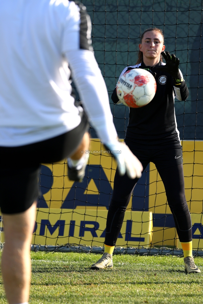 Sturm Damen - BW Linz
OEFB Frauen Bundesliga, 10. Runde, SK Sturm Graz Damen - FC Blau-Weiss Linz Kleinmuenchen, Trainingszentrum Messendorf, 10.11.2024. 

Foto zeigt Lourdes Romero (Sturm Damen)
