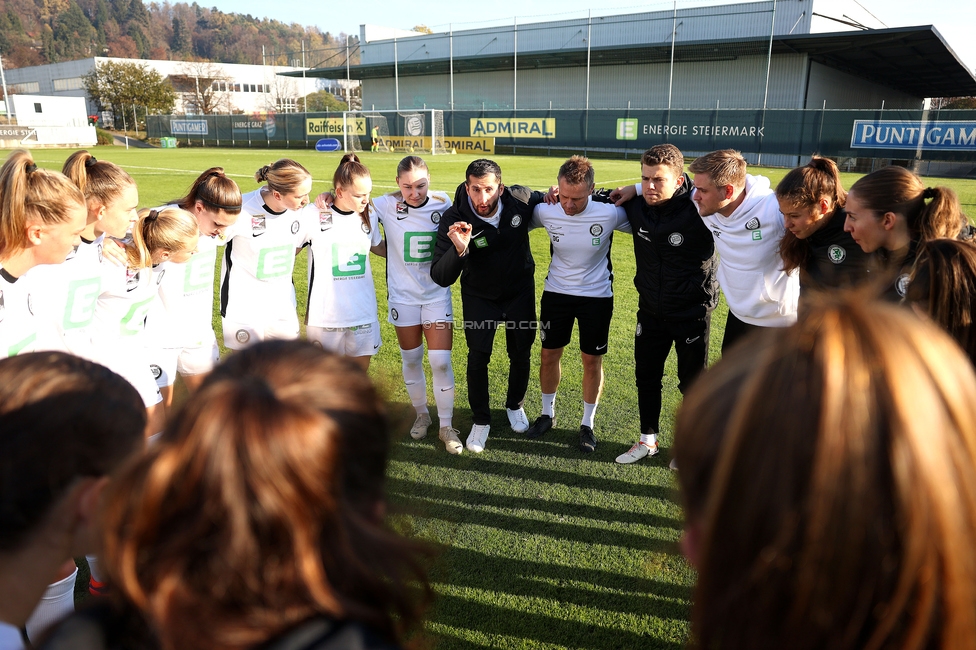 Sturm Damen - BW Linz
OEFB Frauen Bundesliga, 10. Runde, SK Sturm Graz Damen - FC Blau-Weiss Linz Kleinmuenchen, Trainingszentrum Messendorf, 10.11.2024. 

Foto zeigt die Mannschaft der Sturm Damen
