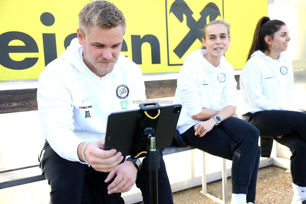 Sturm Damen - BW Linz
OEFB Frauen Bundesliga, 10. Runde, SK Sturm Graz Damen - FC Blau-Weiss Linz Kleinmuenchen, Trainingszentrum Messendorf, 10.11.2024. 

Foto zeigt Michael Erlitz (Sportdirektor Sturm Damen)
