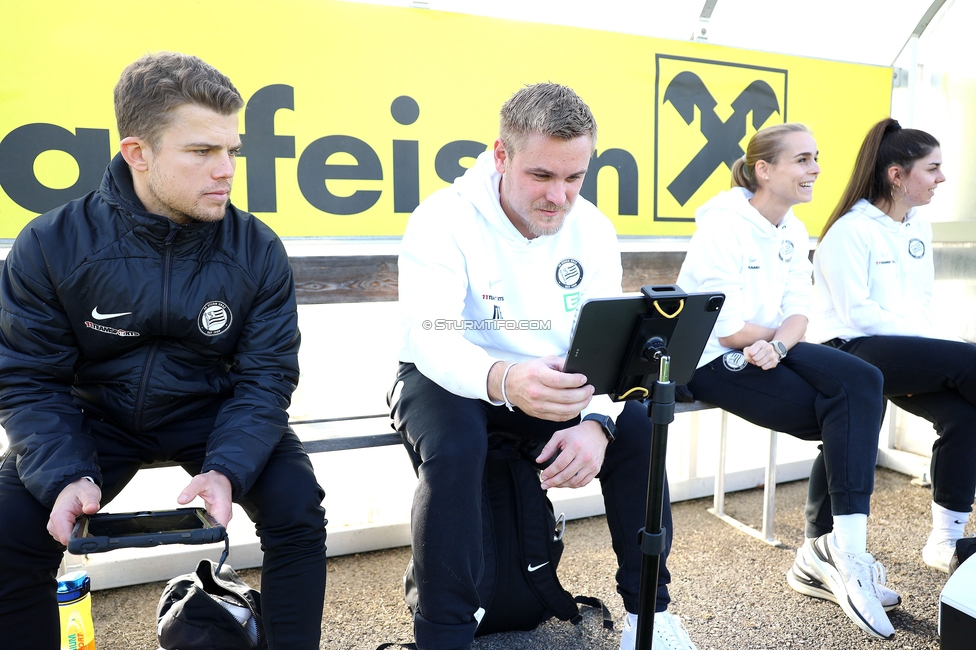 Sturm Damen - BW Linz
OEFB Frauen Bundesliga, 10. Runde, SK Sturm Graz Damen - FC Blau-Weiss Linz Kleinmuenchen, Trainingszentrum Messendorf, 10.11.2024. 

Foto zeigt Michael Erlitz (Sportdirektor Sturm Damen)
