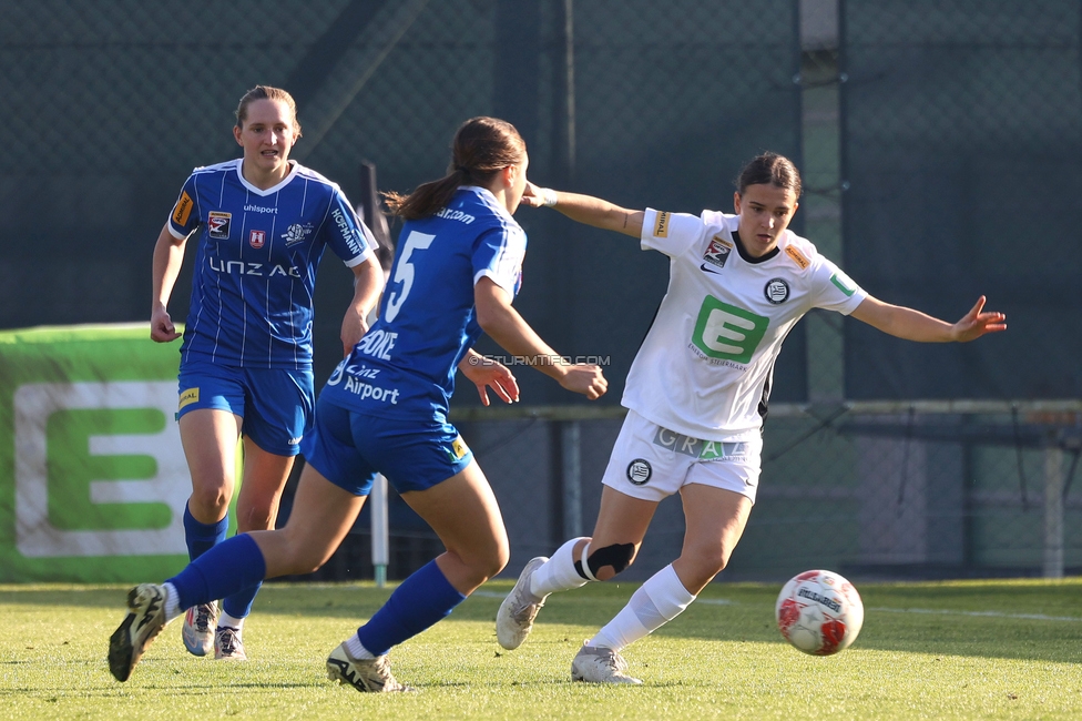 Sturm Damen - BW Linz
OEFB Frauen Bundesliga, 10. Runde, SK Sturm Graz Damen - FC Blau-Weiss Linz Kleinmuenchen, Trainingszentrum Messendorf, 10.11.2024. 

Foto zeigt Leonie Christin Tragl (Sturm Damen)
