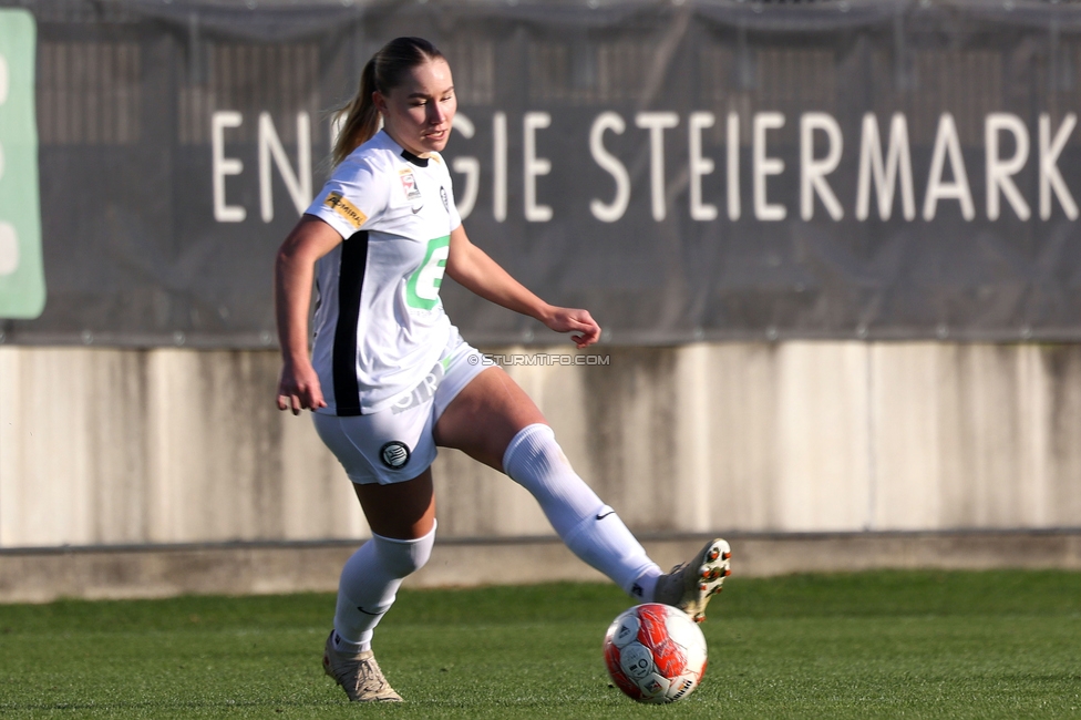 Sturm Damen - BW Linz
OEFB Frauen Bundesliga, 10. Runde, SK Sturm Graz Damen - FC Blau-Weiss Linz Kleinmuenchen, Trainingszentrum Messendorf, 10.11.2024. 

Foto zeigt Anna Wirnsberger (Sturm Damen)
