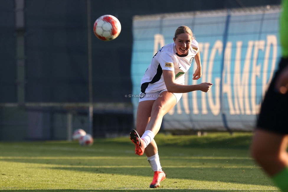 Sturm Damen - BW Linz
OEFB Frauen Bundesliga, 10. Runde, SK Sturm Graz Damen - FC Blau-Weiss Linz Kleinmuenchen, Trainingszentrum Messendorf, 10.11.2024. 

Foto zeigt Elisabeth Brandl (Sturm Damen)
