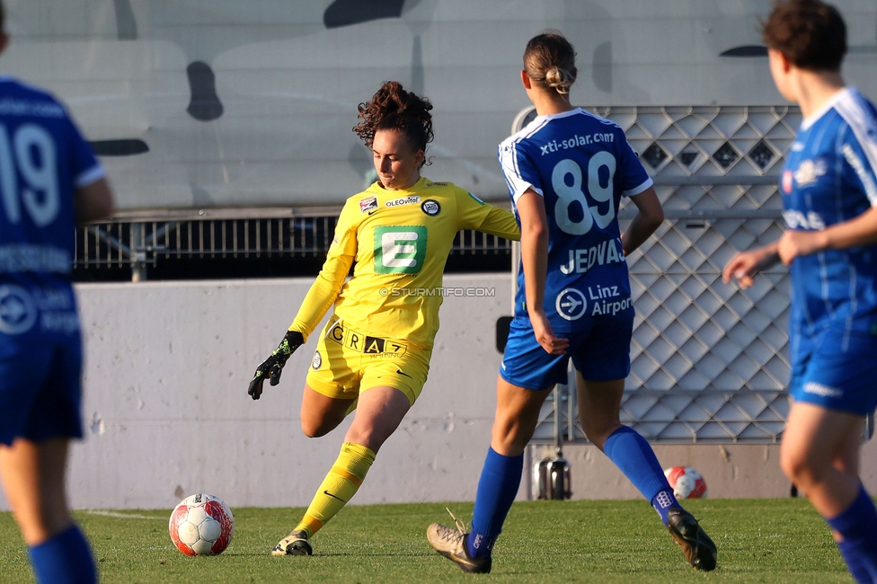 Sturm Damen - BW Linz
OEFB Frauen Bundesliga, 10. Runde, SK Sturm Graz Damen - FC Blau-Weiss Linz Kleinmuenchen, Trainingszentrum Messendorf, 10.11.2024. 

Foto zeigt Lourdes Romero (Sturm Damen)
