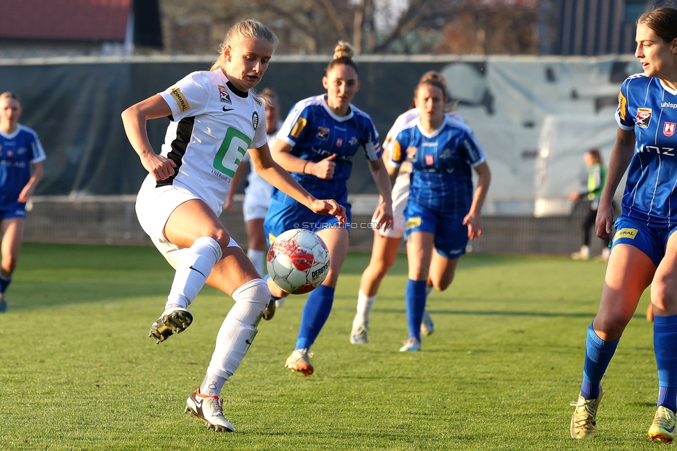 Sturm Damen - BW Linz
OEFB Frauen Bundesliga, 10. Runde, SK Sturm Graz Damen - FC Blau-Weiss Linz Kleinmuenchen, Trainingszentrum Messendorf, 10.11.2024. 

Foto zeigt Sandra Jakobsen (Sturm Damen)
