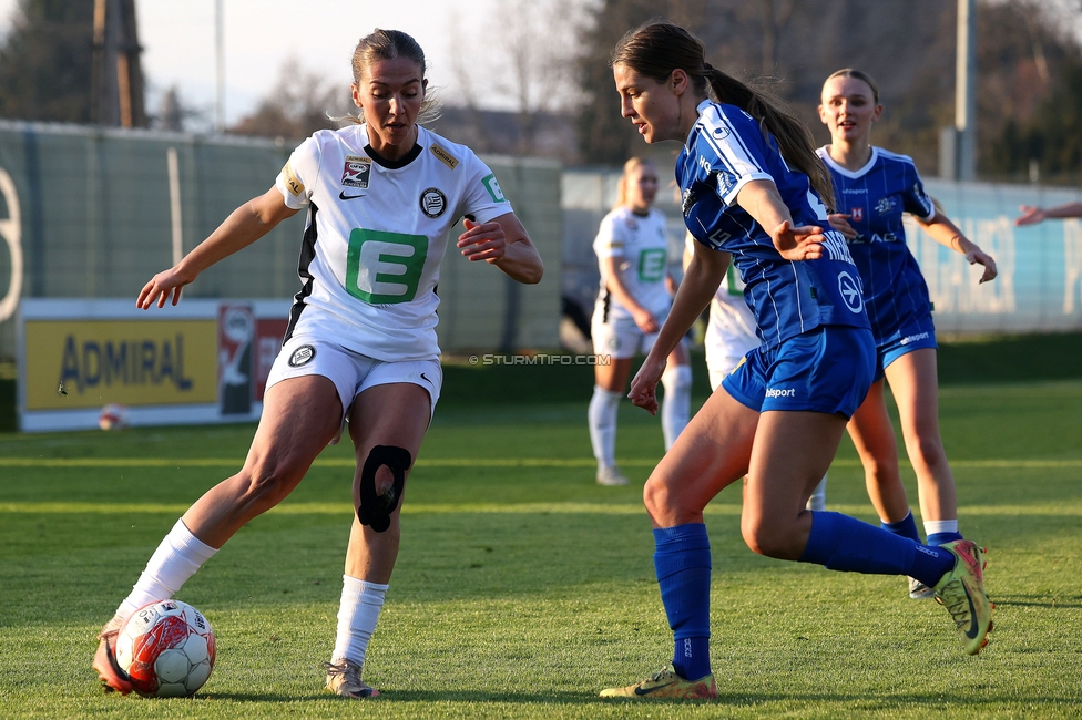 Sturm Damen - BW Linz
OEFB Frauen Bundesliga, 10. Runde, SK Sturm Graz Damen - FC Blau-Weiss Linz Kleinmuenchen, Trainingszentrum Messendorf, 10.11.2024. 

Foto zeigt Modesta Uka (Sturm Damen)
