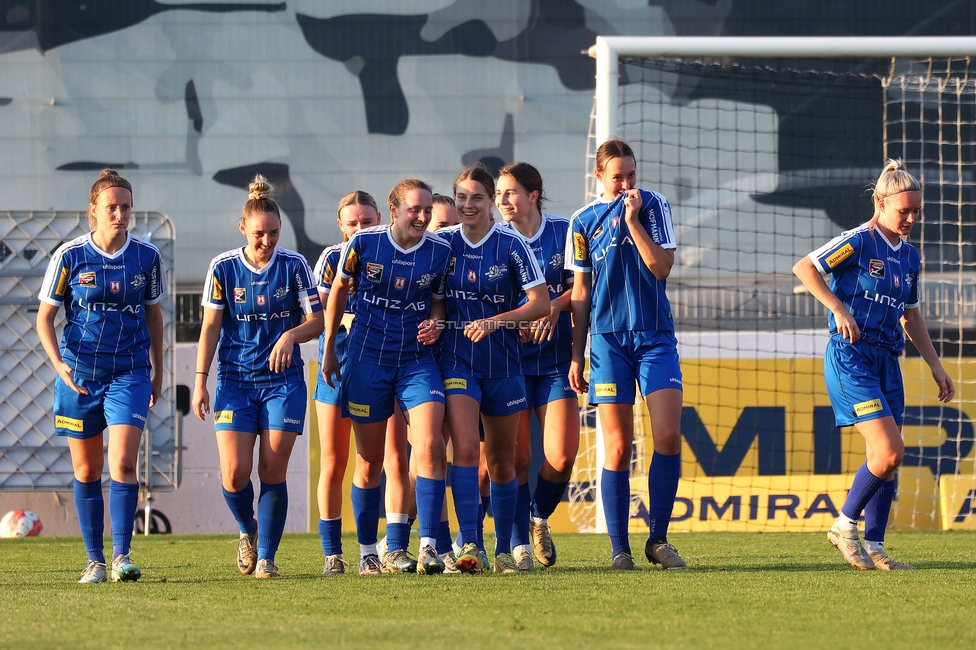 Sturm Damen - BW Linz
OEFB Frauen Bundesliga, 10. Runde, SK Sturm Graz Damen - FC Blau-Weiss Linz Kleinmuenchen, Trainingszentrum Messendorf, 10.11.2024. 

Foto zeigt die Mannschaft der Gaeste
