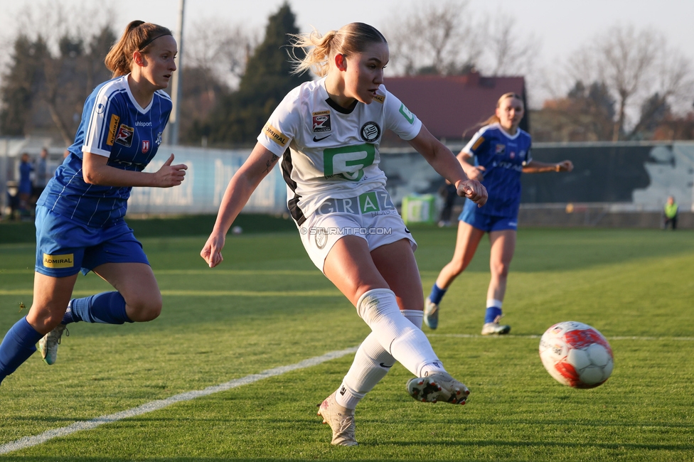 Sturm Damen - BW Linz
OEFB Frauen Bundesliga, 10. Runde, SK Sturm Graz Damen - FC Blau-Weiss Linz Kleinmuenchen, Trainingszentrum Messendorf, 10.11.2024. 

Foto zeigt Anna Wirnsberger (Sturm Damen)
