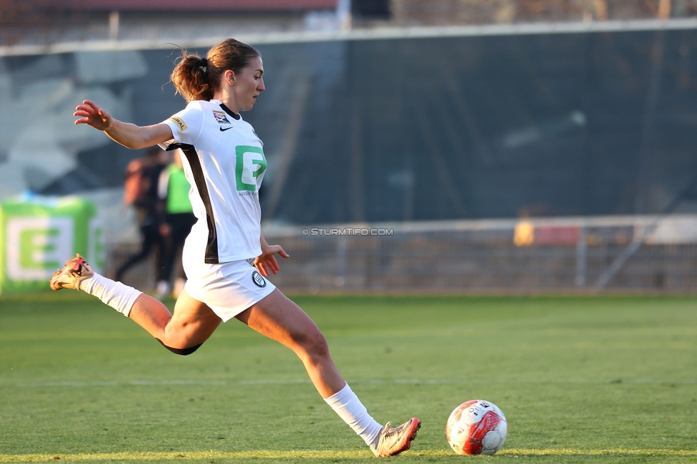 Sturm Damen - BW Linz
OEFB Frauen Bundesliga, 10. Runde, SK Sturm Graz Damen - FC Blau-Weiss Linz Kleinmuenchen, Trainingszentrum Messendorf, 10.11.2024. 

Foto zeigt Modesta Uka (Sturm Damen)
