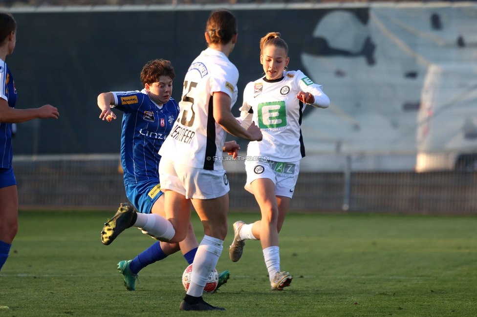 Sturm Damen - BW Linz
OEFB Frauen Bundesliga, 10. Runde, SK Sturm Graz Damen - FC Blau-Weiss Linz Kleinmuenchen, Trainingszentrum Messendorf, 10.11.2024. 

Foto zeigt Lena Breznik (Sturm Damen)
