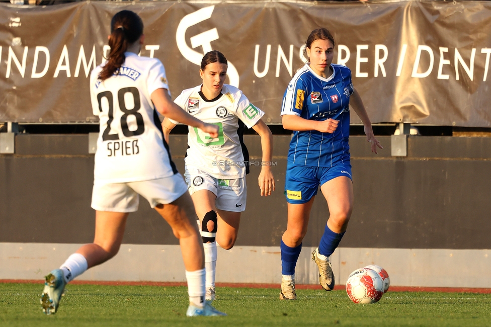 Sturm Damen - BW Linz
OEFB Frauen Bundesliga, 10. Runde, SK Sturm Graz Damen - FC Blau-Weiss Linz Kleinmuenchen, Trainingszentrum Messendorf, 10.11.2024. 

Foto zeigt Leonie Christin Tragl (Sturm Damen)
