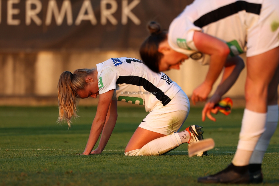 Sturm Damen - BW Linz
OEFB Frauen Bundesliga, 10. Runde, SK Sturm Graz Damen - FC Blau-Weiss Linz Kleinmuenchen, Trainingszentrum Messendorf, 10.11.2024. 

Foto zeigt Sandra Jakobsen (Sturm Damen)
