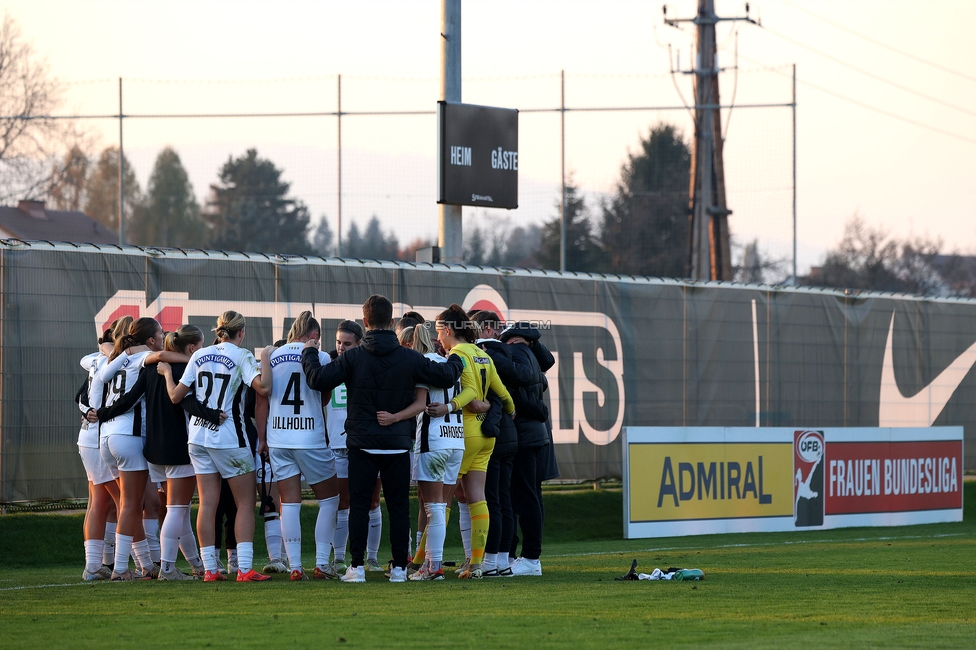 Sturm Damen - BW Linz
OEFB Frauen Bundesliga, 10. Runde, SK Sturm Graz Damen - FC Blau-Weiss Linz Kleinmuenchen, Trainingszentrum Messendorf, 10.11.2024. 

Foto zeigt die Mannschaft der Sturm Damen
