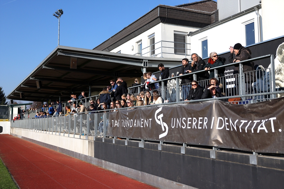 Sturm Damen - BW Linz
OEFB Frauen Bundesliga, 10. Runde, SK Sturm Graz Damen - FC Blau-Weiss Linz Kleinmuenchen, Trainingszentrum Messendorf, 10.11.2024. 

Foto zeigt Fans
