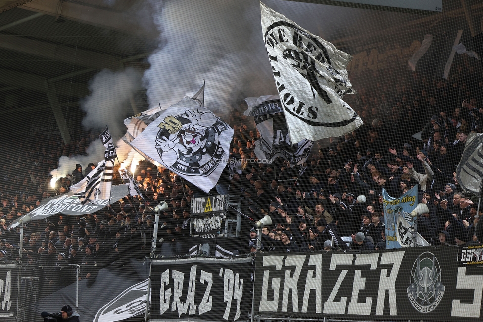 Sturm Graz - Austria Klagenfurt
Oesterreichische Fussball Bundesliga, 14. Runde, SK Sturm Graz - SK Austria Klagenfurt, Stadion Liebenau Graz, 23.11.2024. 

Foto zeigt Fans von Sturm
Schlüsselwörter: murtalfront pyrotechnik