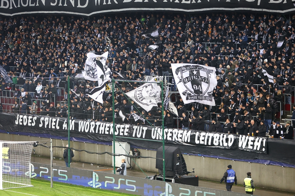 Sturm Graz - Girona
UEFA Champions League Ligaphase 5. Spieltag, SK Sturm Graz - Girona FC, Woerthersee Stadion Klagenfurt, 27.11.2024. 

Foto zeigt Fans von Sturm
Schlüsselwörter: sturmstadion