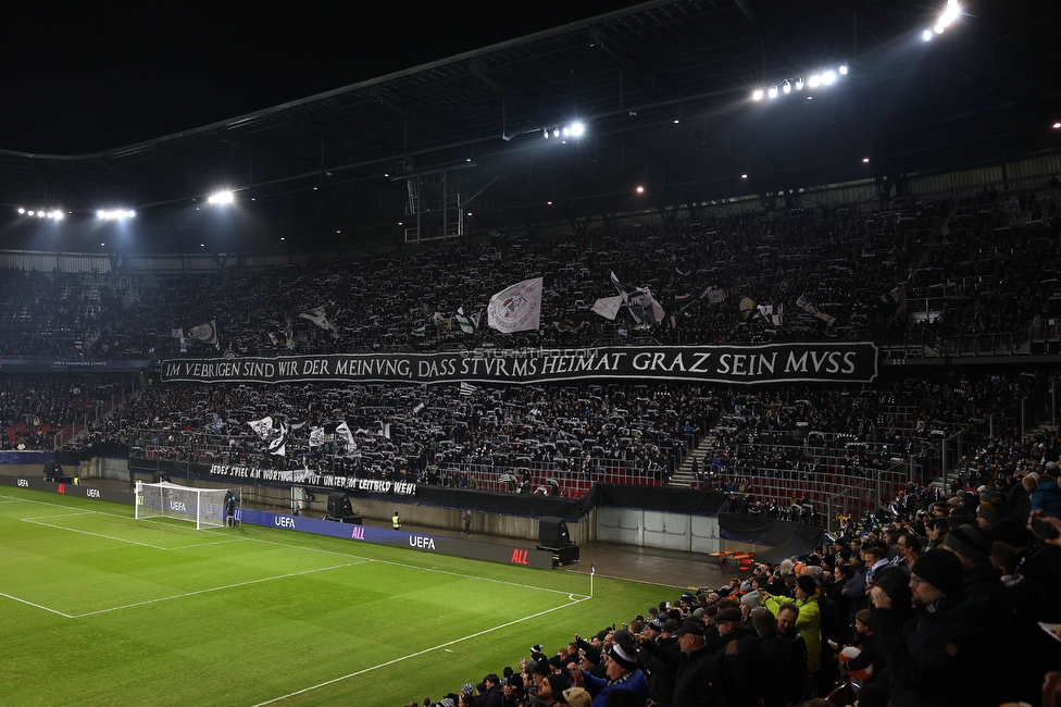 Sturm Graz - Girona
UEFA Champions League Ligaphase 5. Spieltag, SK Sturm Graz - Girona FC, Woerthersee Stadion Klagenfurt, 27.11.2024. 

Foto zeigt Fans von Sturm
