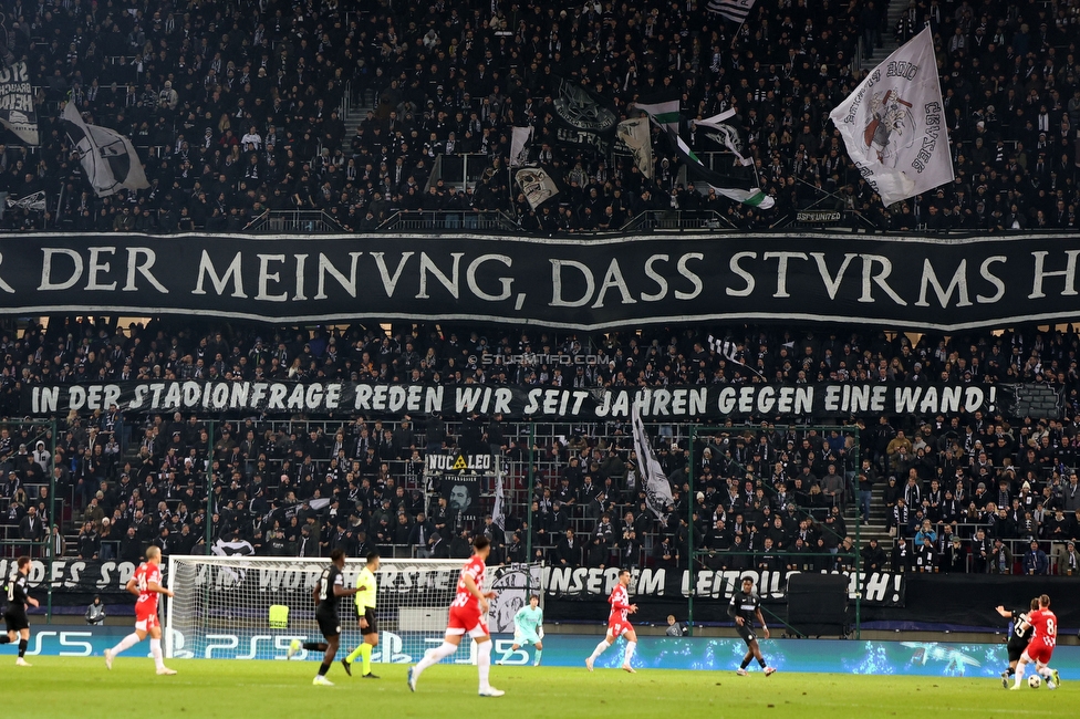 Sturm Graz - Girona
UEFA Champions League Ligaphase 5. Spieltag, SK Sturm Graz - Girona FC, Woerthersee Stadion Klagenfurt, 27.11.2024. 

Foto zeigt Fans von Sturm mit einem Spruchband
Schlüsselwörter: sturmstadion