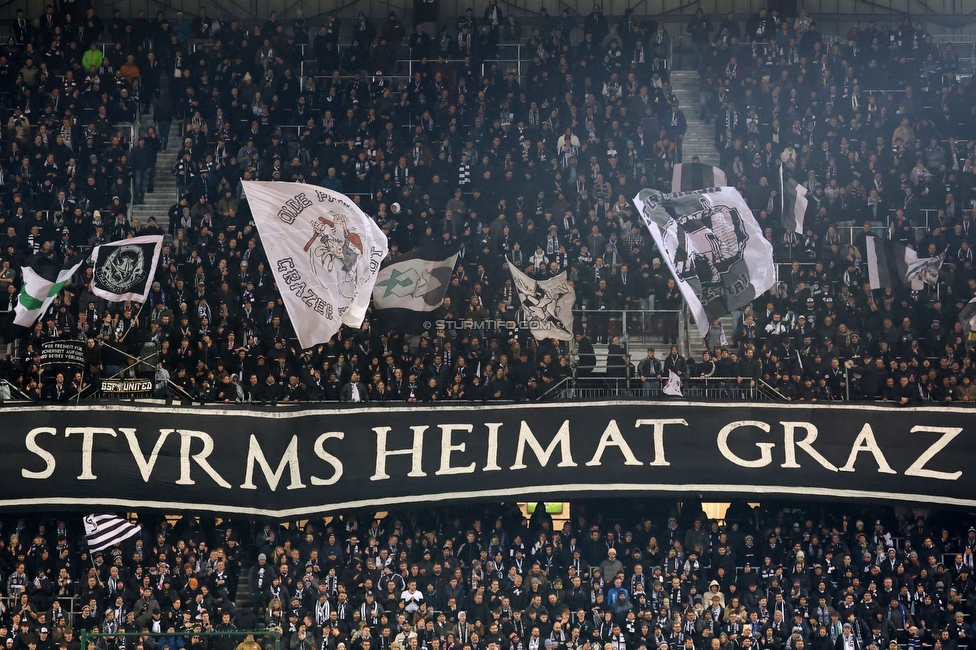 Sturm Graz - Girona
UEFA Champions League Ligaphase 5. Spieltag, SK Sturm Graz - Girona FC, Woerthersee Stadion Klagenfurt, 27.11.2024. 

Foto zeigt Fans von Sturm
