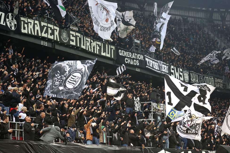 Sturm Graz - Girona
UEFA Champions League Ligaphase 5. Spieltag, SK Sturm Graz - Girona FC, Woerthersee Stadion Klagenfurt, 27.11.2024. 

Foto zeigt Fans von Sturm
