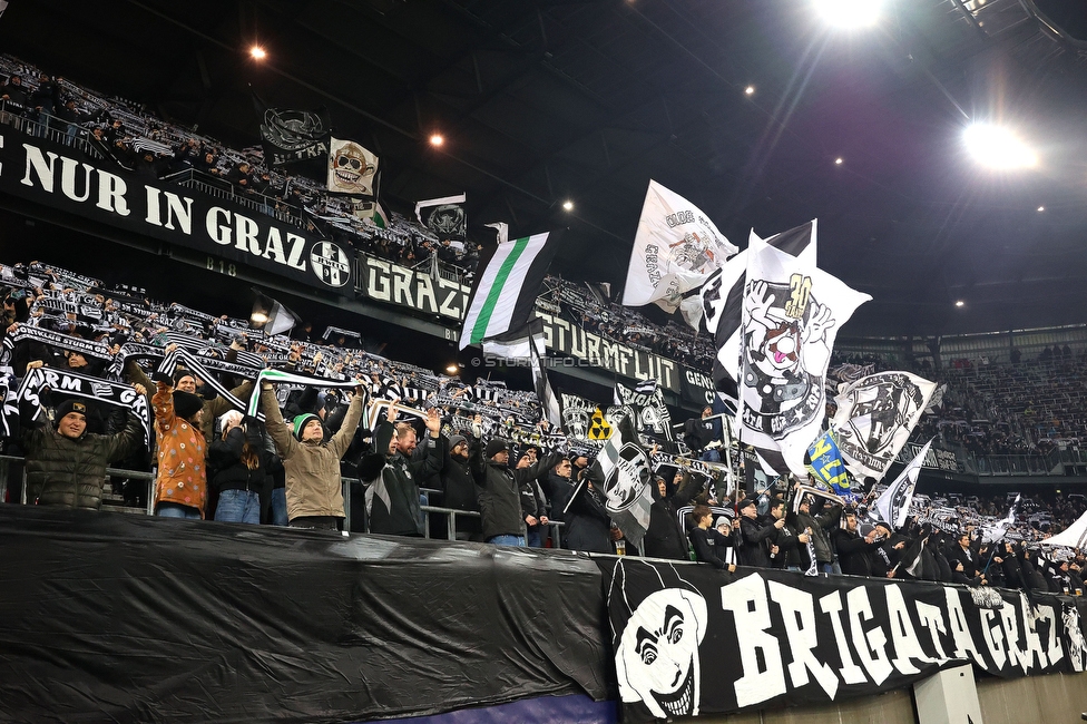 Sturm Graz - Girona
UEFA Champions League Ligaphase 5. Spieltag, SK Sturm Graz - Girona FC, Woerthersee Stadion Klagenfurt, 27.11.2024. 

Foto zeigt Fans von Sturm
Schlüsselwörter: brigata