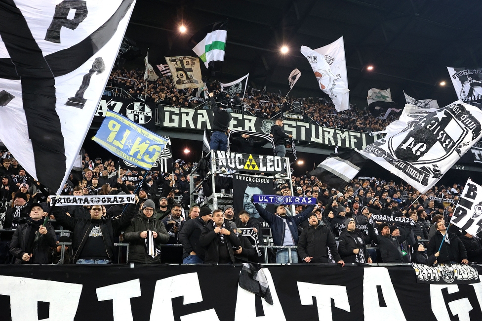 Sturm Graz - Girona
UEFA Champions League Ligaphase 5. Spieltag, SK Sturm Graz - Girona FC, Woerthersee Stadion Klagenfurt, 27.11.2024. 

Foto zeigt Fans von Sturm
Schlüsselwörter: brigata schals vorsaenger