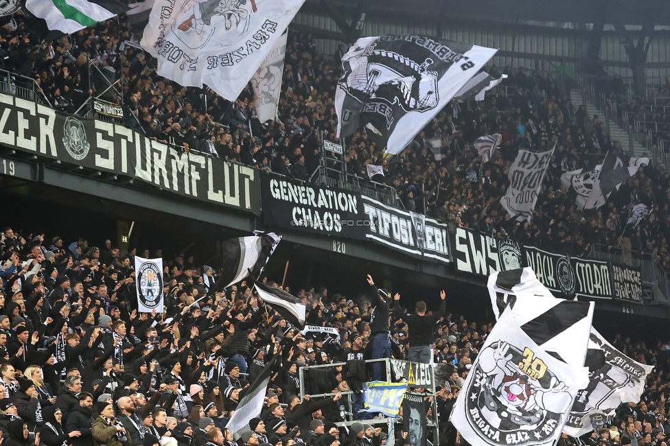 Sturm Graz - Girona
UEFA Champions League Ligaphase 5. Spieltag, SK Sturm Graz - Girona FC, Woerthersee Stadion Klagenfurt, 27.11.2024. 

Foto zeigt Fans von Sturm
