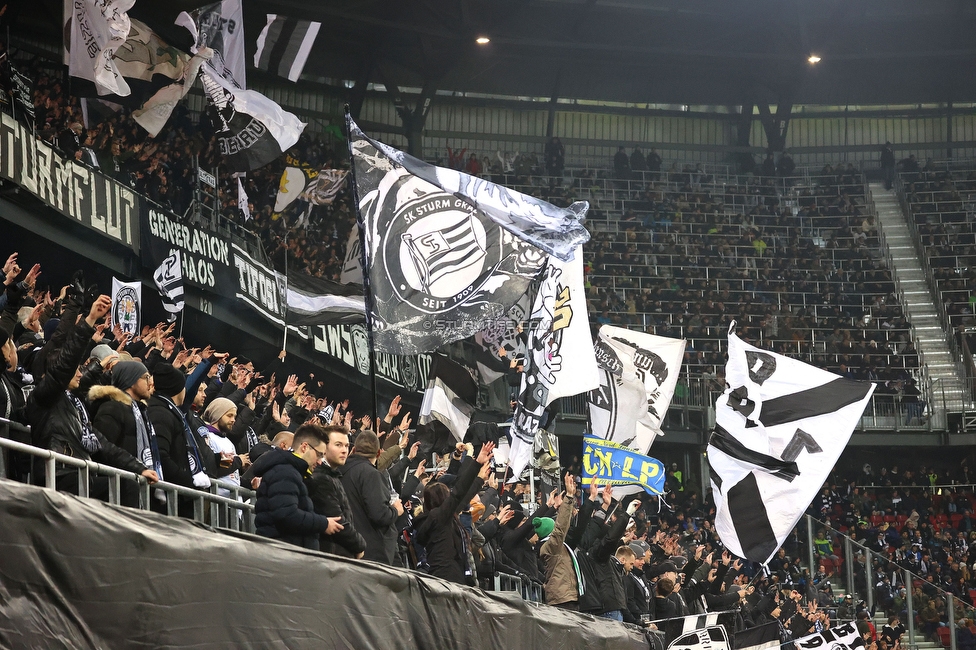 Sturm Graz - Girona
UEFA Champions League Ligaphase 5. Spieltag, SK Sturm Graz - Girona FC, Woerthersee Stadion Klagenfurt, 27.11.2024. 

Foto zeigt Fans von Sturm
