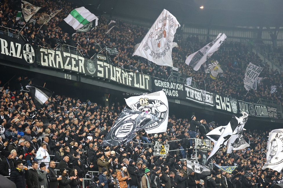 Sturm Graz - Girona
UEFA Champions League Ligaphase 5. Spieltag, SK Sturm Graz - Girona FC, Woerthersee Stadion Klagenfurt, 27.11.2024. 

Foto zeigt Fans von Sturm
