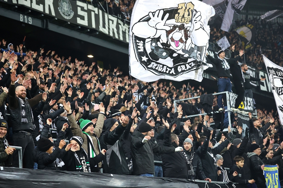 Sturm Graz - Girona
UEFA Champions League Ligaphase 5. Spieltag, SK Sturm Graz - Girona FC, Woerthersee Stadion Klagenfurt, 27.11.2024. 

Foto zeigt Fans von Sturm
Schlüsselwörter: brigata