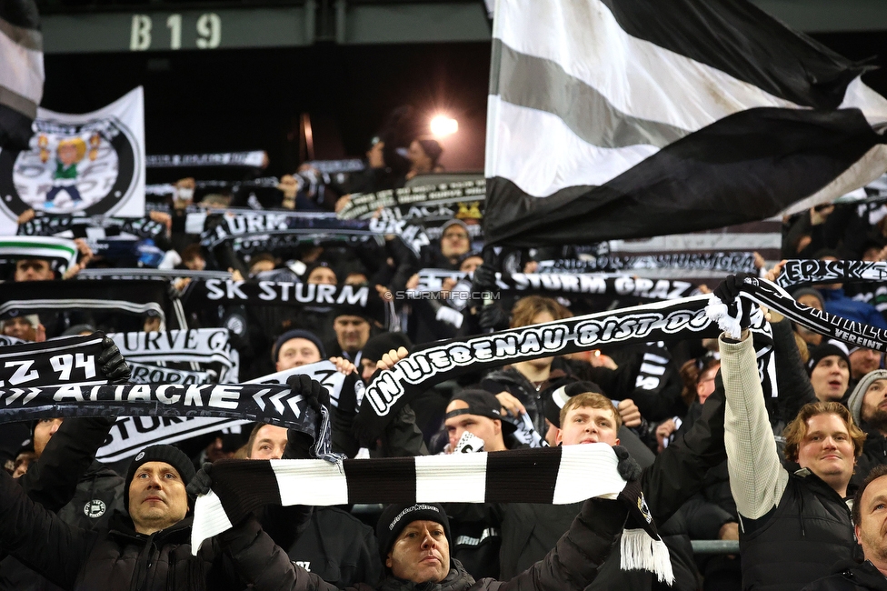 Sturm Graz - Girona
UEFA Champions League Ligaphase 5. Spieltag, SK Sturm Graz - Girona FC, Woerthersee Stadion Klagenfurt, 27.11.2024. 

Foto zeigt Fans von Sturm
Schlüsselwörter: schals