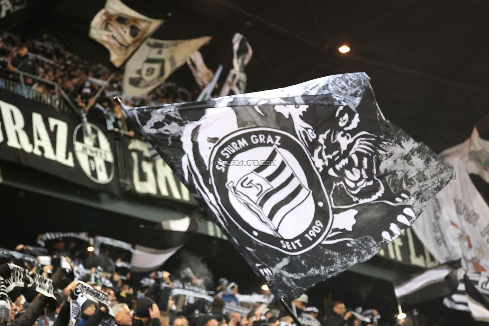 Sturm Graz - Girona
UEFA Champions League Ligaphase 5. Spieltag, SK Sturm Graz - Girona FC, Woerthersee Stadion Klagenfurt, 27.11.2024. 

Foto zeigt Fans von Sturm
