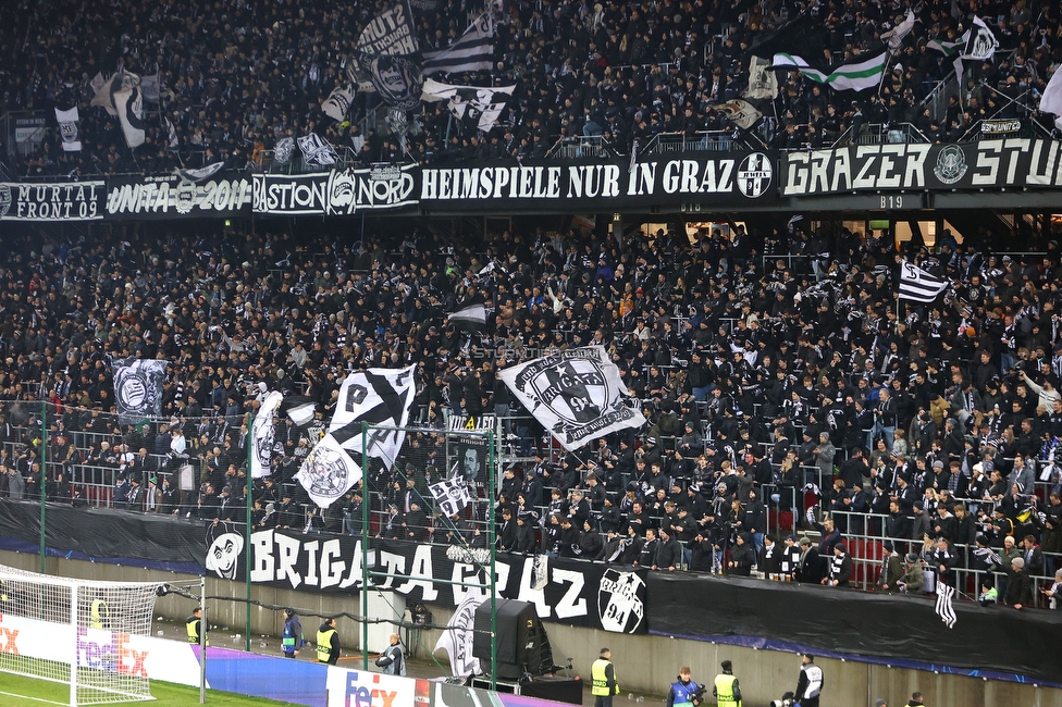 Sturm Graz - Girona
UEFA Champions League Ligaphase 5. Spieltag, SK Sturm Graz - Girona FC, Woerthersee Stadion Klagenfurt, 27.11.2024. 

Foto zeigt Fans von Sturm
