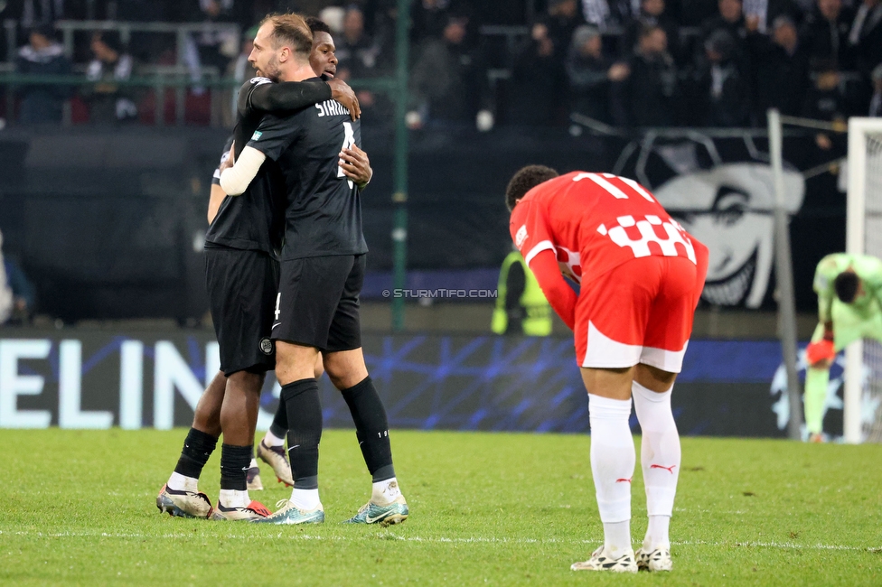 Sturm Graz - Girona
UEFA Champions League Ligaphase 5. Spieltag, SK Sturm Graz - Girona FC, Woerthersee Stadion Klagenfurt, 27.11.2024. 

Foto zeigt Tochi Phil Chukwuani (Sturm) und Jon Gorenc-Stankovic (Sturm)
