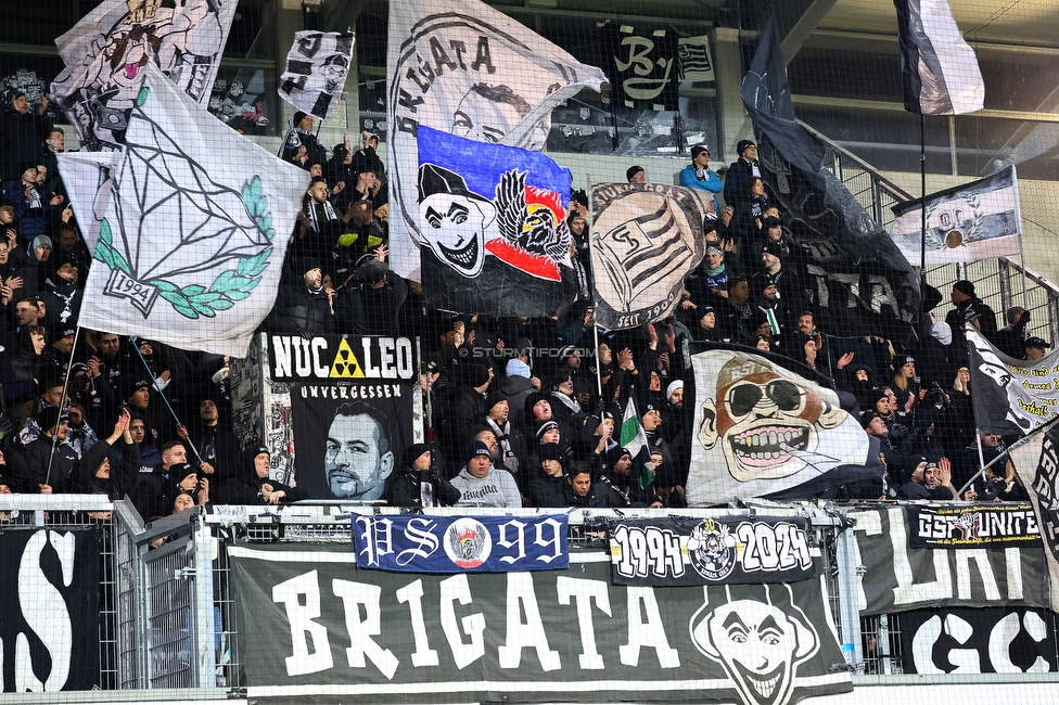 Altach - Sturm Graz
Oesterreichische Fussball Bundesliga, 15. Runde, SCR Altach - SK Sturm Graz, Stadion Schnabelholz Altach, 30.11.2024. 

Foto zeigt Fans von Sturm
Schlüsselwörter: brigata