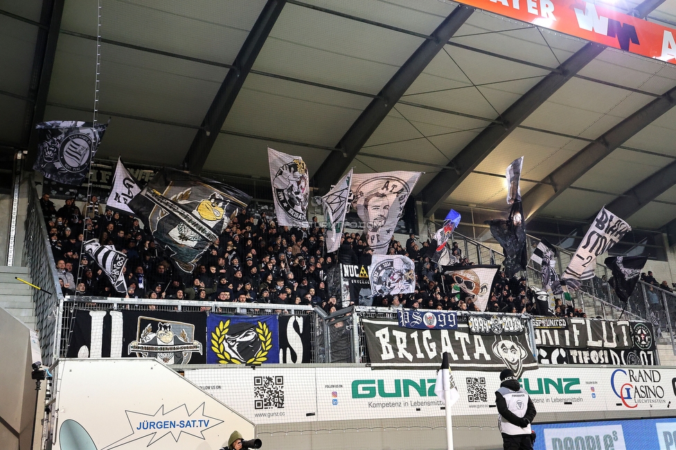 Altach - Sturm Graz
Oesterreichische Fussball Bundesliga, 15. Runde, SCR Altach - SK Sturm Graz, Stadion Schnabelholz Altach, 30.11.2024. 

Foto zeigt Fans von Sturm
