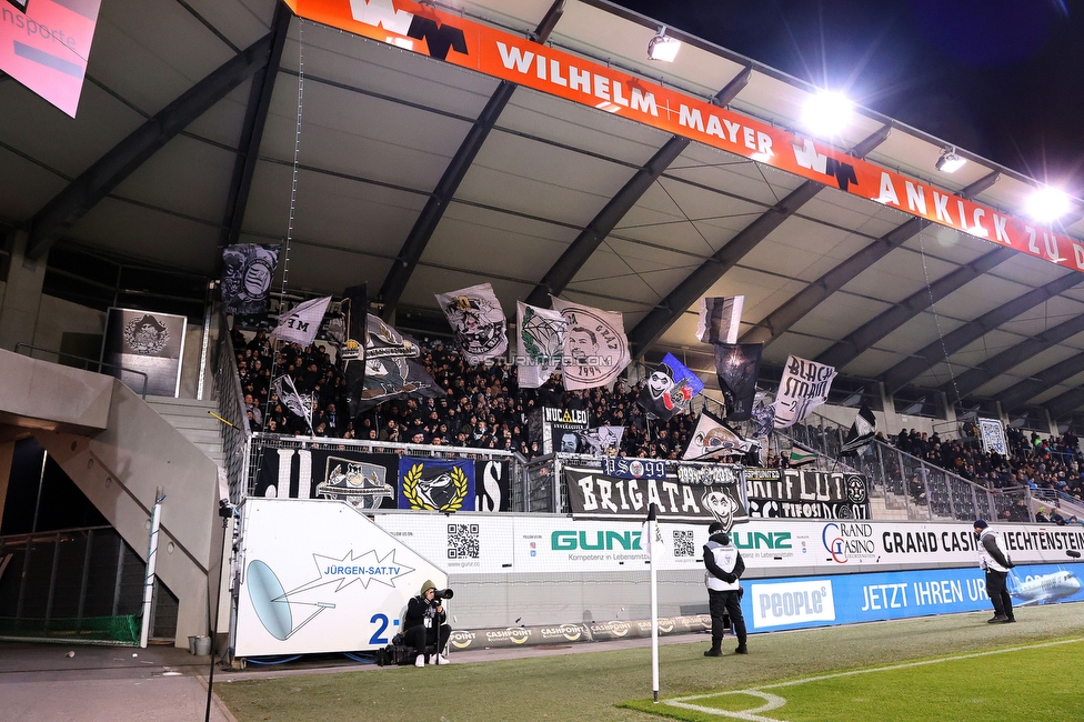 Altach - Sturm Graz
Oesterreichische Fussball Bundesliga, 15. Runde, SCR Altach - SK Sturm Graz, Stadion Schnabelholz Altach, 30.11.2024. 

Foto zeigt Fans von Sturm
