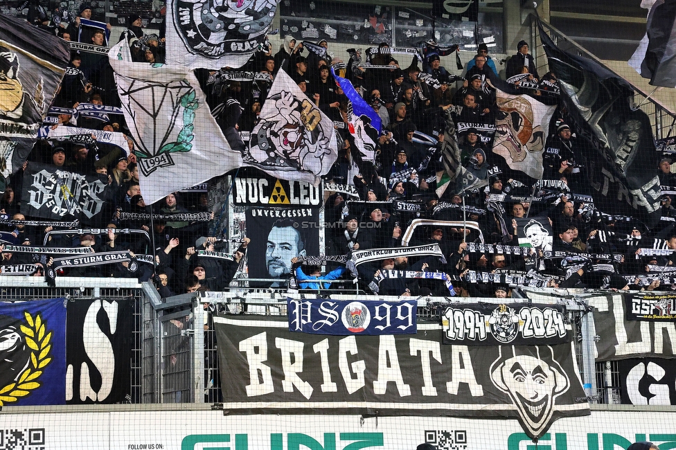 Altach - Sturm Graz
Oesterreichische Fussball Bundesliga, 15. Runde, SCR Altach - SK Sturm Graz, Stadion Schnabelholz Altach, 30.11.2024. 

Foto zeigt Fans von Sturm
Schlüsselwörter: schals brigata