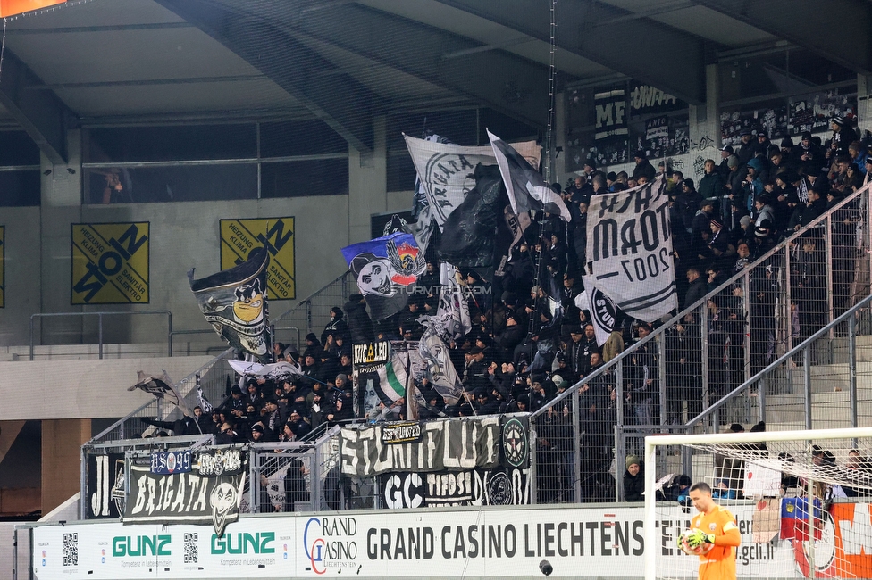 Altach - Sturm Graz
Oesterreichische Fussball Bundesliga, 15. Runde, SCR Altach - SK Sturm Graz, Stadion Schnabelholz Altach, 30.11.2024. 

Foto zeigt Fans von Sturm
