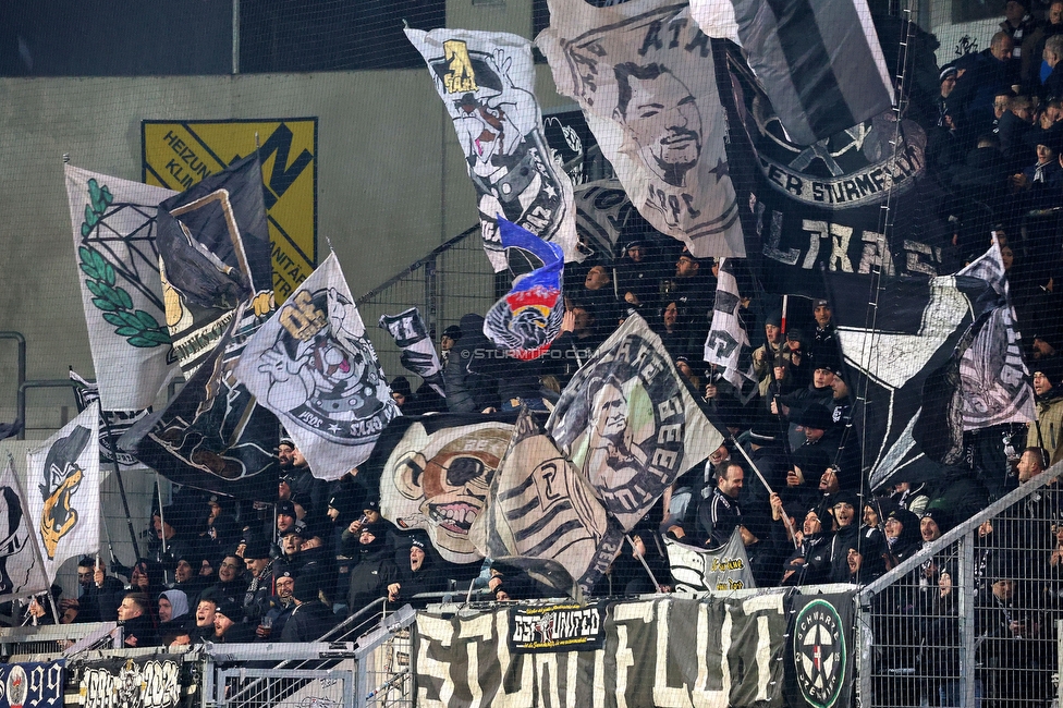 Altach - Sturm Graz
Oesterreichische Fussball Bundesliga, 15. Runde, SCR Altach - SK Sturm Graz, Stadion Schnabelholz Altach, 30.11.2024. 

Foto zeigt Fans von Sturm
