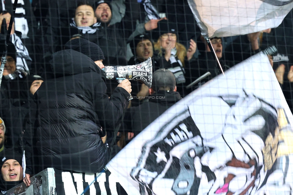 Altach - Sturm Graz
Oesterreichische Fussball Bundesliga, 15. Runde, SCR Altach - SK Sturm Graz, Stadion Schnabelholz Altach, 30.11.2024. 

Foto zeigt Fans von Sturm
Schlüsselwörter: brigata vorsaenger