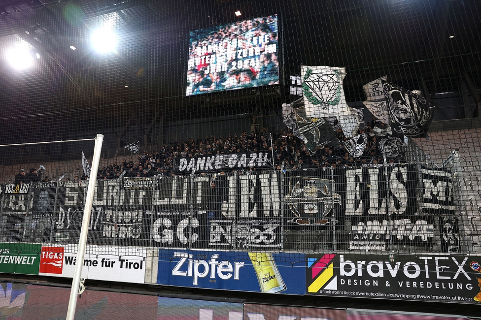 Tirol - Sturm Graz
Oesterreichische Fussball Bundesliga, 16. Runde, WSG Tirol - SK Sturm Graz, Tivoli Stadion Tirol, 07.12.2024. 

Foto zeigt Fans von Sturm mit einem Spruchband
