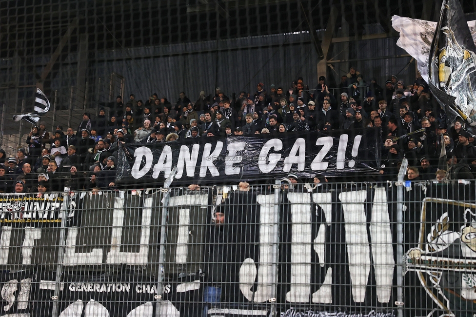 Tirol - Sturm Graz
Oesterreichische Fussball Bundesliga, 16. Runde, WSG Tirol - SK Sturm Graz, Tivoli Stadion Tirol, 07.12.2024. 

Foto zeigt Fans von Sturm mit einem Spruchband
