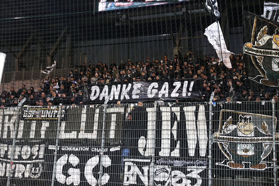 Tirol - Sturm Graz
Oesterreichische Fussball Bundesliga, 16. Runde, WSG Tirol - SK Sturm Graz, Tivoli Stadion Tirol, 07.12.2024. 

Foto zeigt Fans von Sturm mit einem Spruchband
